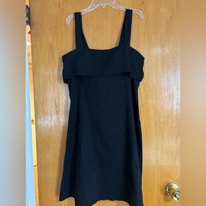 Theory Draped Back Dress in Linen Blend in Black!